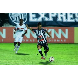 O Operário em busca de uma vitória diante do Figueirense, em Florianópolis.